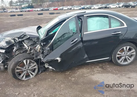 2021 Mercedes-Benz C 300 4Matic z USA, uszkodzony, nr VIN W1KWF8EB2MR618705